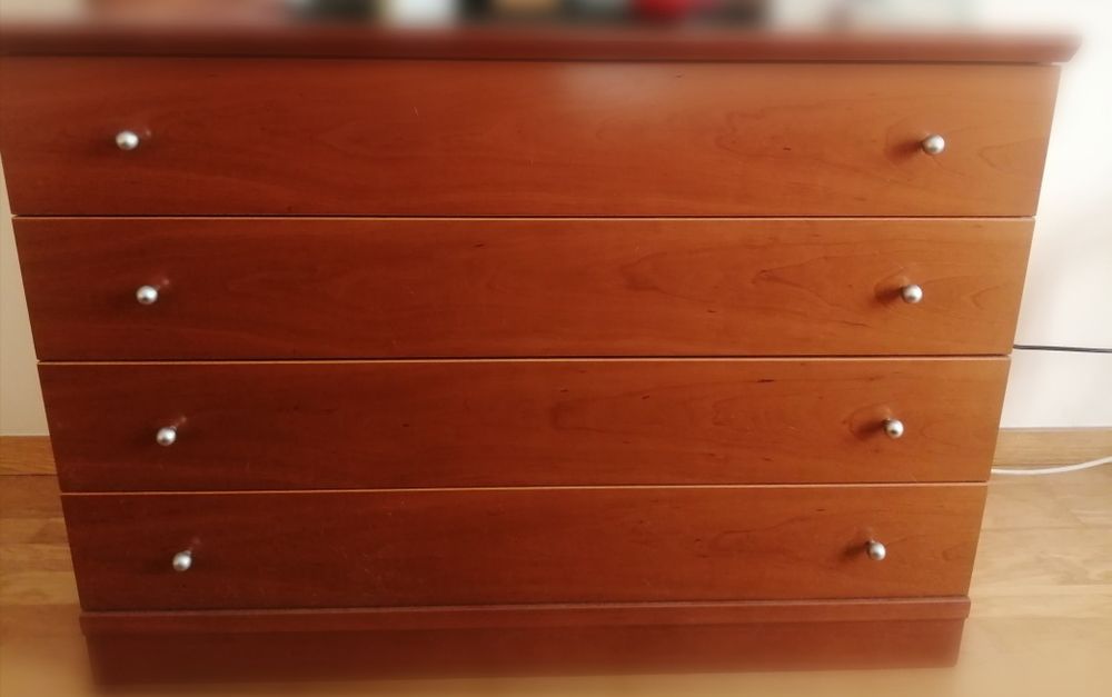 Conjunto cómoda + 2 mesas de cabeceira cerejeira