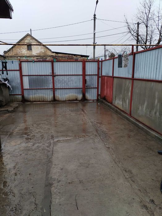 Продам 2 комнатную квартиру на пос. Котовского со своим двором