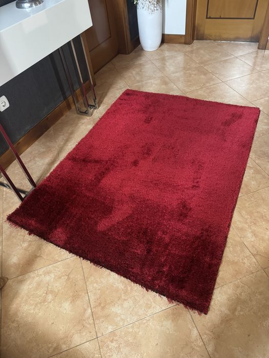 Tapete grande vermelha