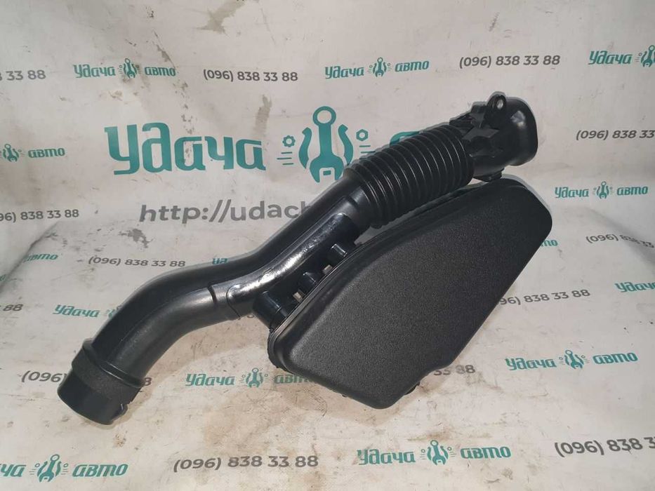 Воздухоприемник Toyota Prius  1775037010