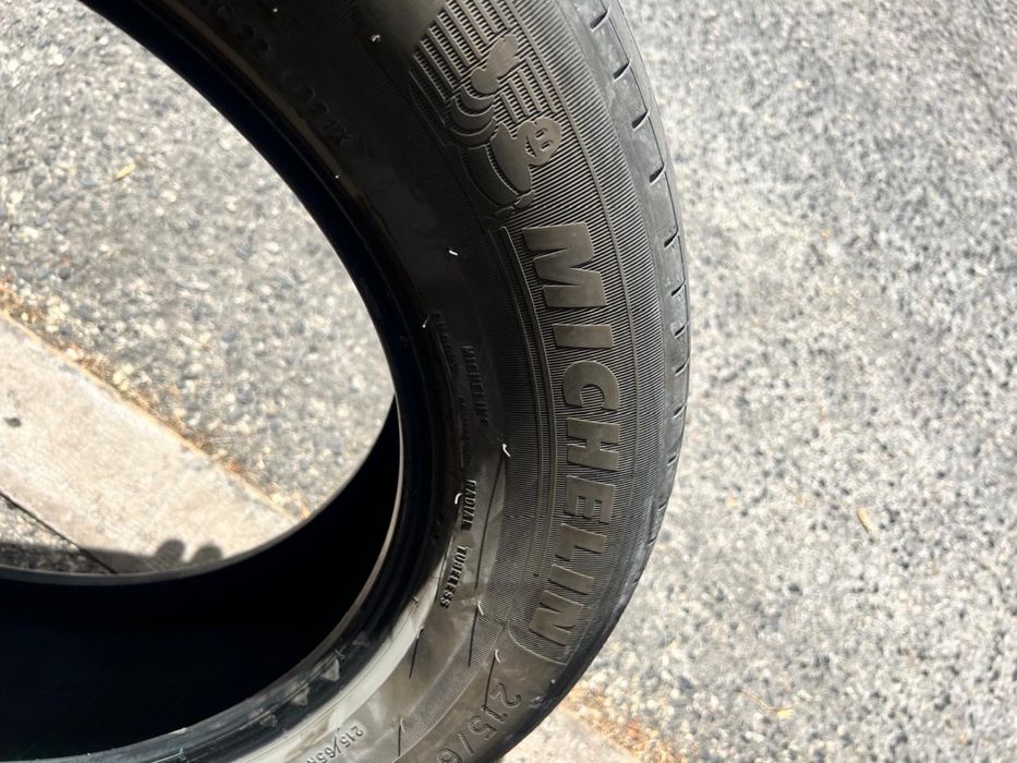 215/65/17 Michelin 2 pneus
