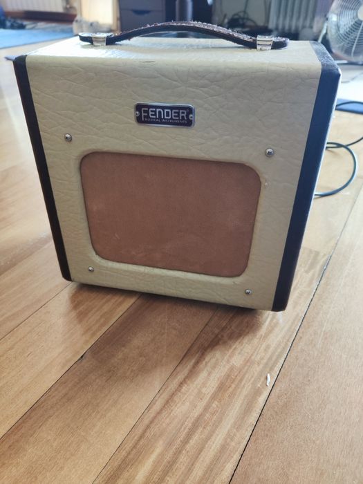 Amplificador fender champion 600