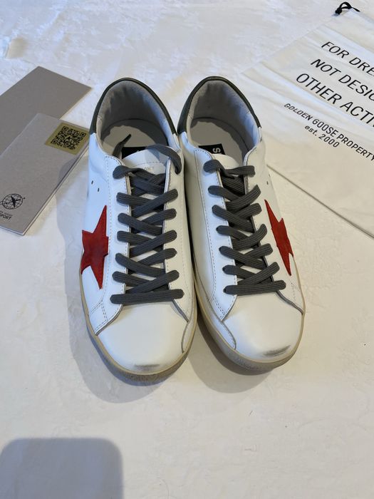 Golden Goose superstar