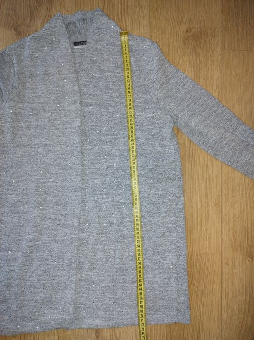 Sweter szary z cekinami