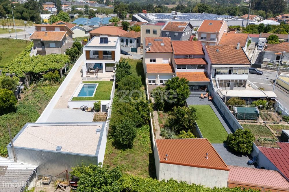 Terreno com 357 m2 para construção de moradia - À EN13, Leça Balio