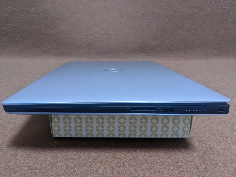 Dell Precision 5530 15.6"FHD i7-8850H 16GB 512GB SSD Quadro P2000 4GB