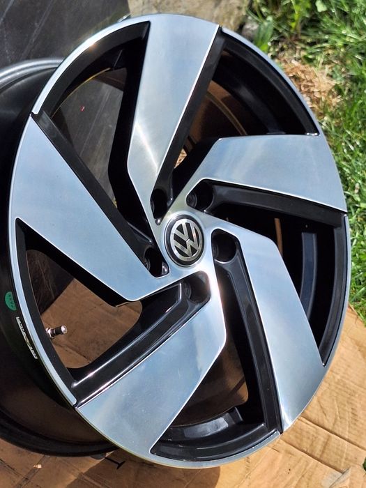 Литі диски R18 VW Golf 8 ID4 Tiguan 2 Passat B8 Alltrack