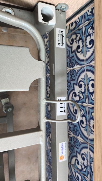 Cama articulada hospitalar elétrica