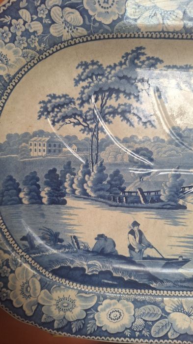 Travessa Staffordshire século 19.