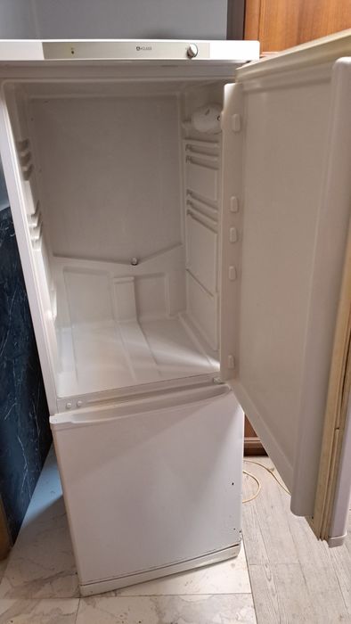 Холодилник Индезид 180×60