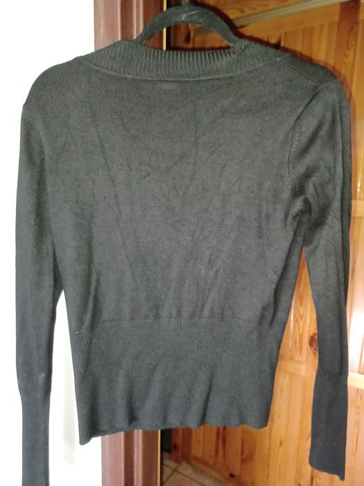 Sweter w serek rozmiar L/XL