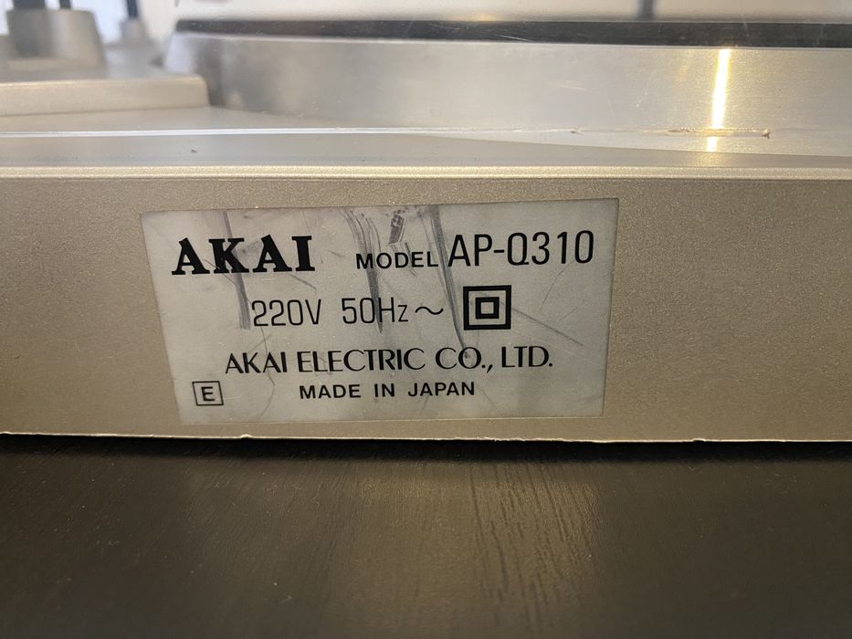 Вініловий програвач вініл Akai AP-Q310