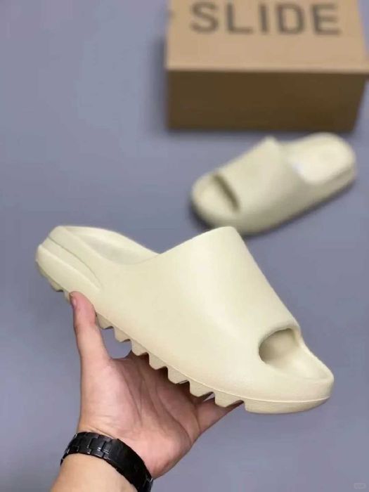 adidas_Yeezy_Slide_Bone_matowe r. 40,5