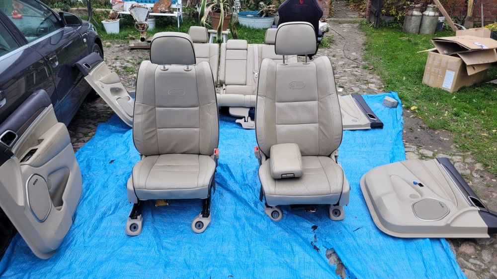 Wnętrze fotel boczki jeep grand cheroke Rezerwacja do 18.10.26