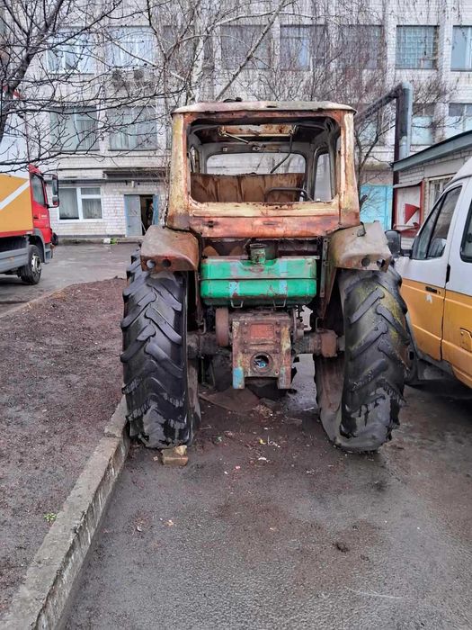 Трактор ЮМЗ-6АКЛ два трактори .