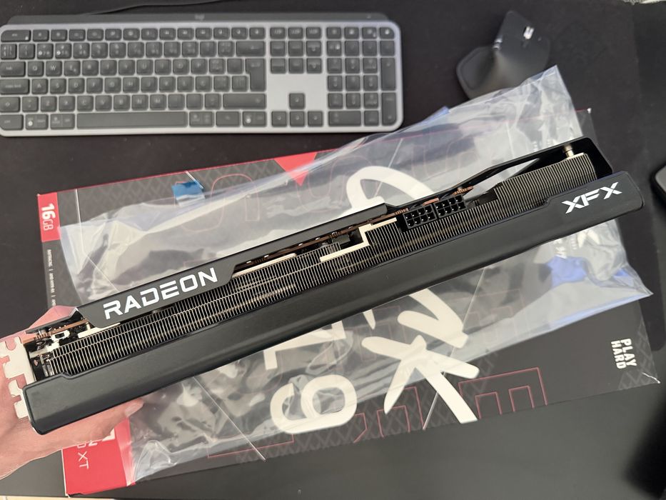 Placa Gráfica XFX Radeon RX 7800 XT 16Gb