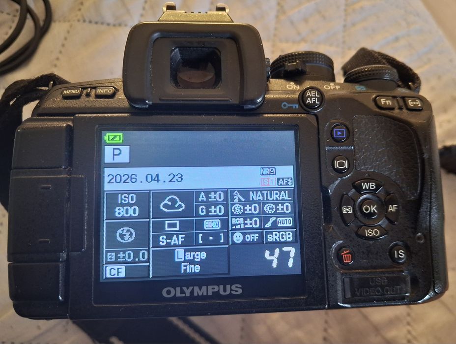 Aparat OLIMPUS E-620 + HLD-5