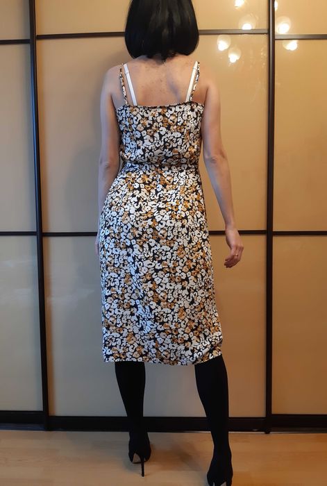 Платье, сарафан миди на пуговичках, бретелях под поясок в принт tu