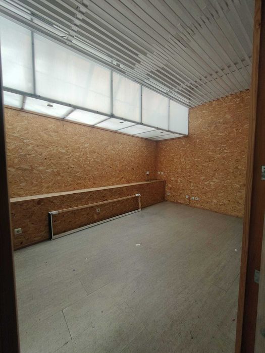 Arrendamento de Armazém – 275 m² – Parque Industrial