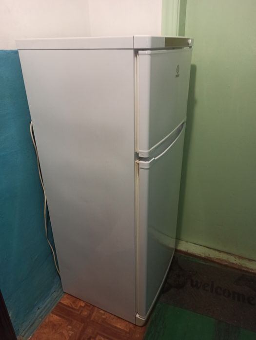 Продам холодильник б/у в хорошем состоянии.