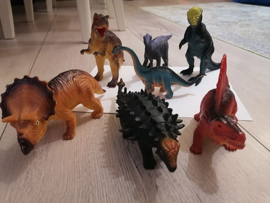 7 Dinozaurów z różnej bajki