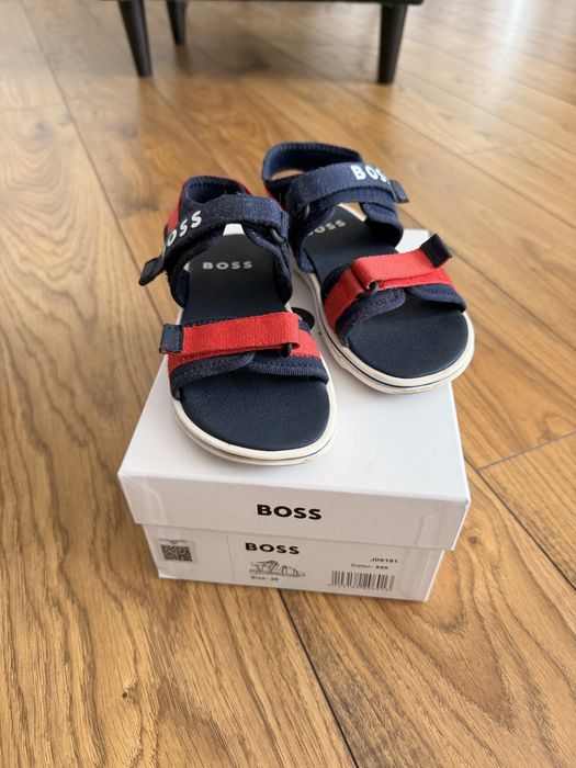 Boss sandałki r28