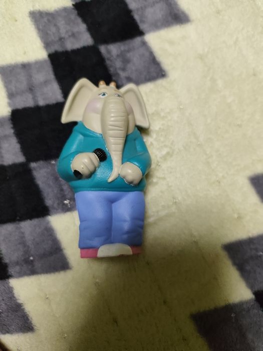 McDonald's у 2016 році в наборі Happy Meal.