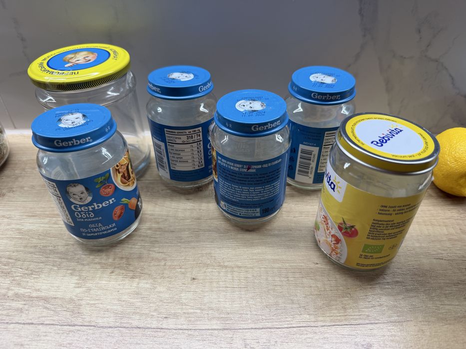 Віддам банки з дитячого харчування