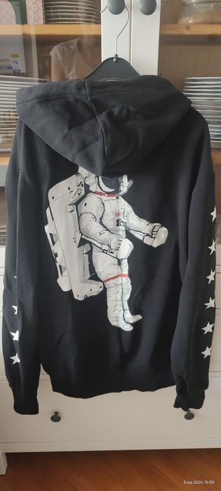 Czarna bluza z kapturem NASA
