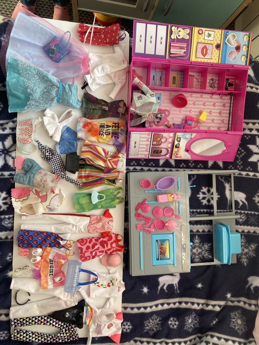 Duzy drewniany domek dla lalek