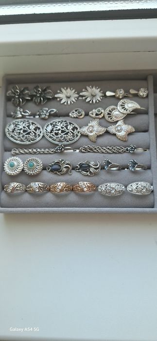 Продаю женские серебряные серьги