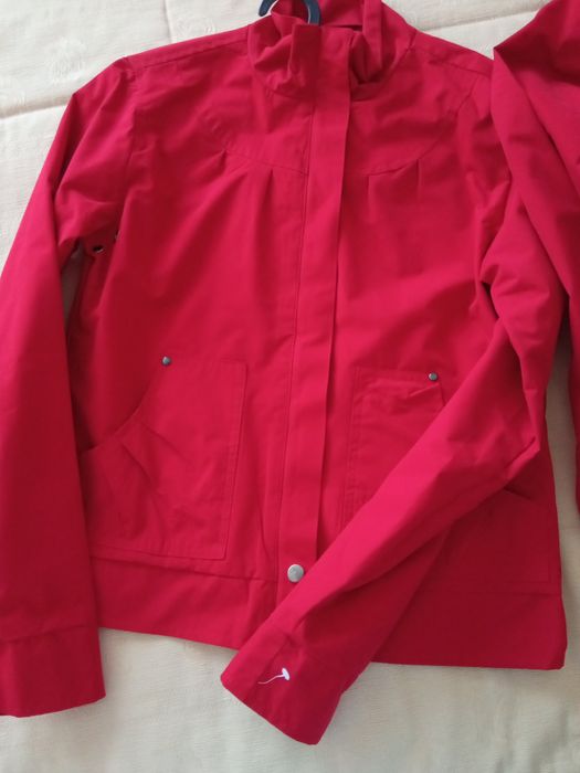 Parkas S e L vermelhas novas