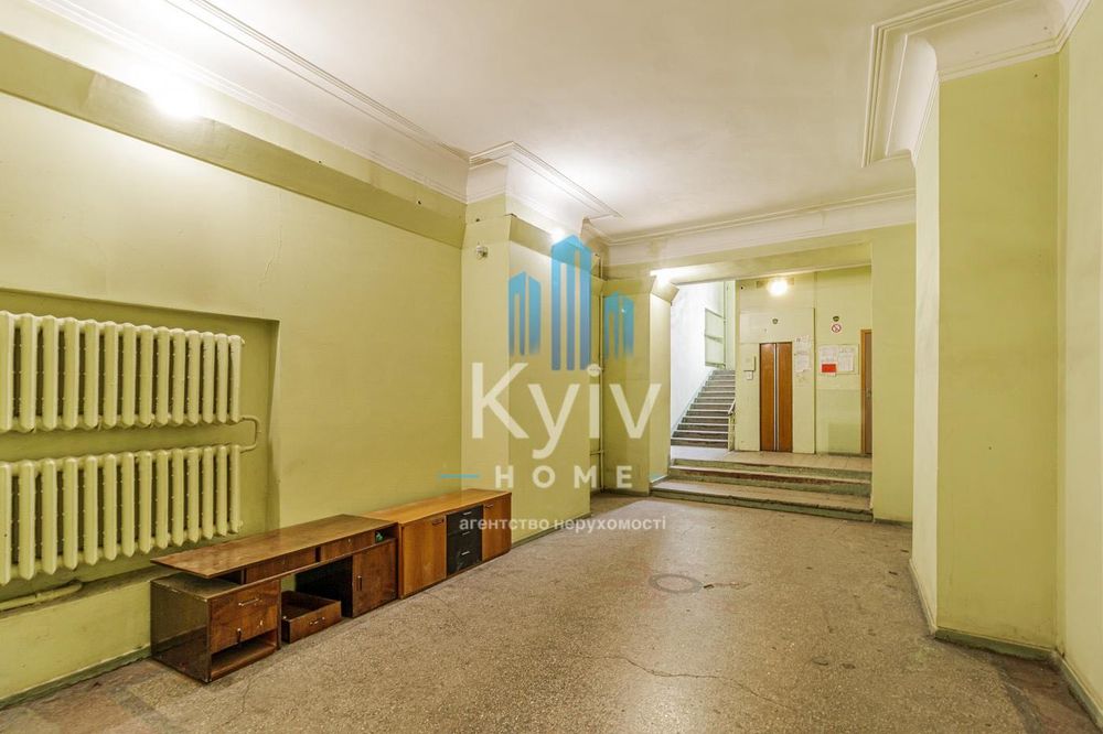 Продаж 2-кімнатної квартири на Хрещатику/ Пасаж/ Шоурум/72 м2/ Київ