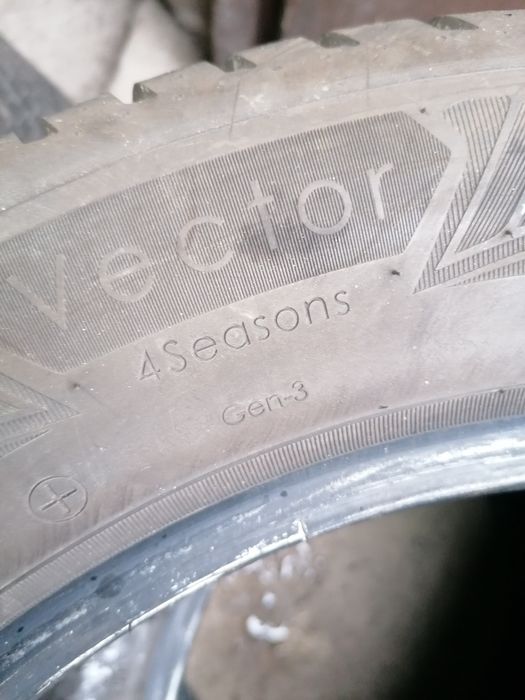 215/55/17 Goodyear 2024 rok wielosezonowe całoroczne