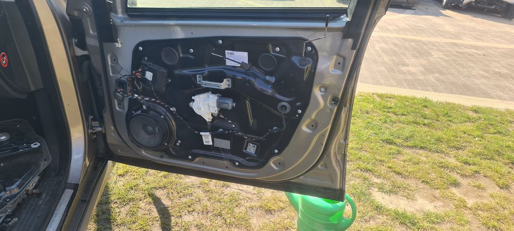 Drzwi Przednie Prawe Przód Prawy Mercedes R klasa W251 Lack. C723