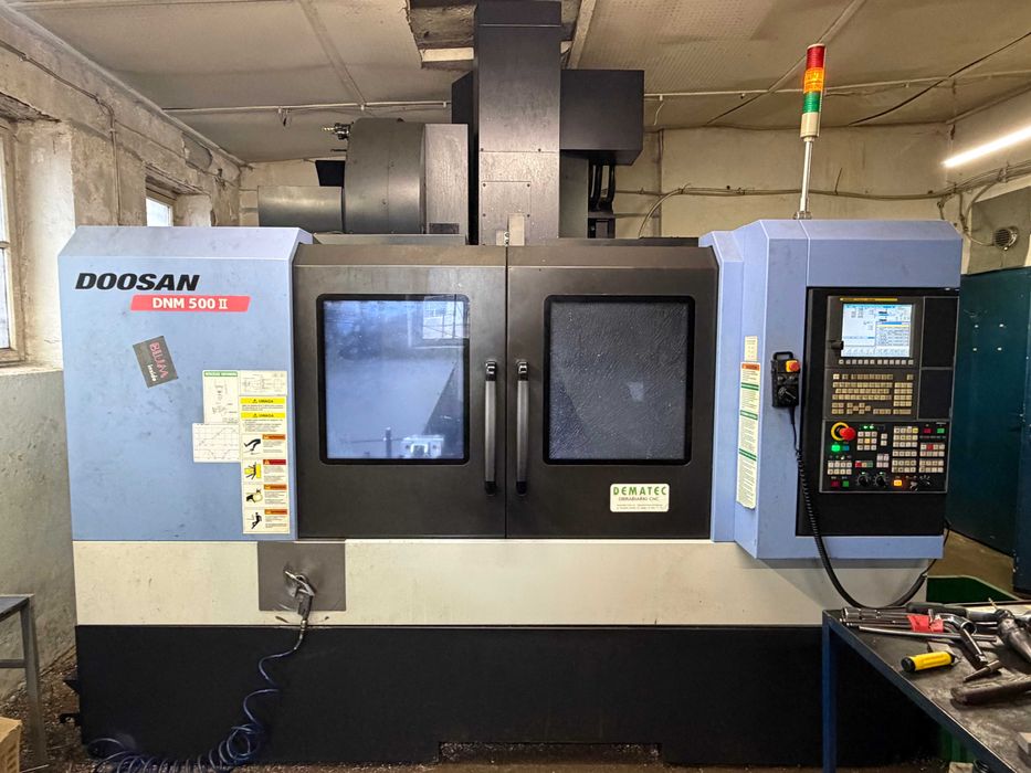 Centrum obróbcze Doosan DNM 500II, stan bardzo dobry