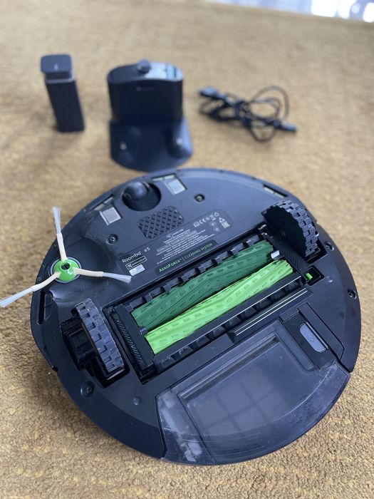 Aspirador robô iRobot Roomba – pouco uso, escovas e filtro novos