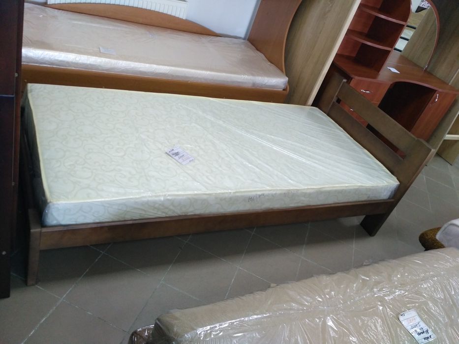 Ліжка з натуральноі деревини