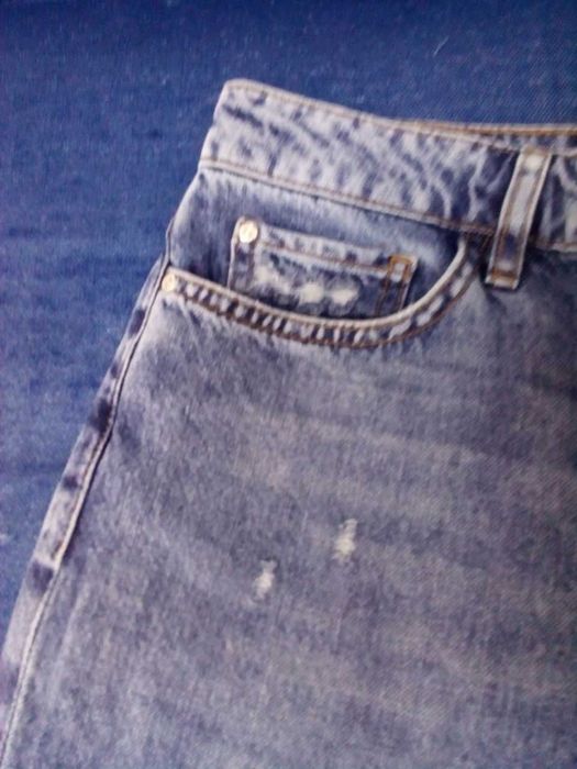 Продам женские джинсы, новые, Италия