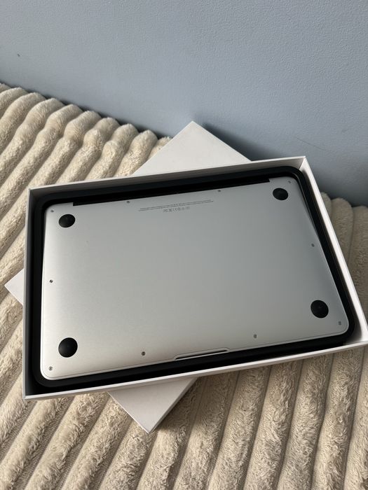 Macbook air 11 early 2014 sprawny 128gb