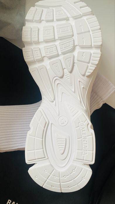 Balenciaga nowe kwrton 41 unisex