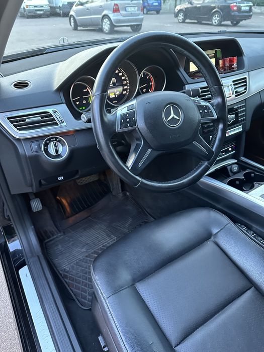 Продається  Mercedes w212 rest