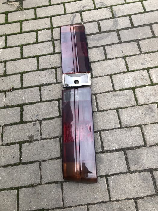 Bmw E30. Є багато запчастин