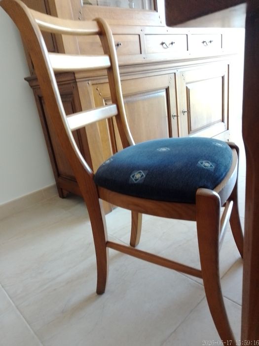 Mesa em cerejeira mais 8 cadeiras