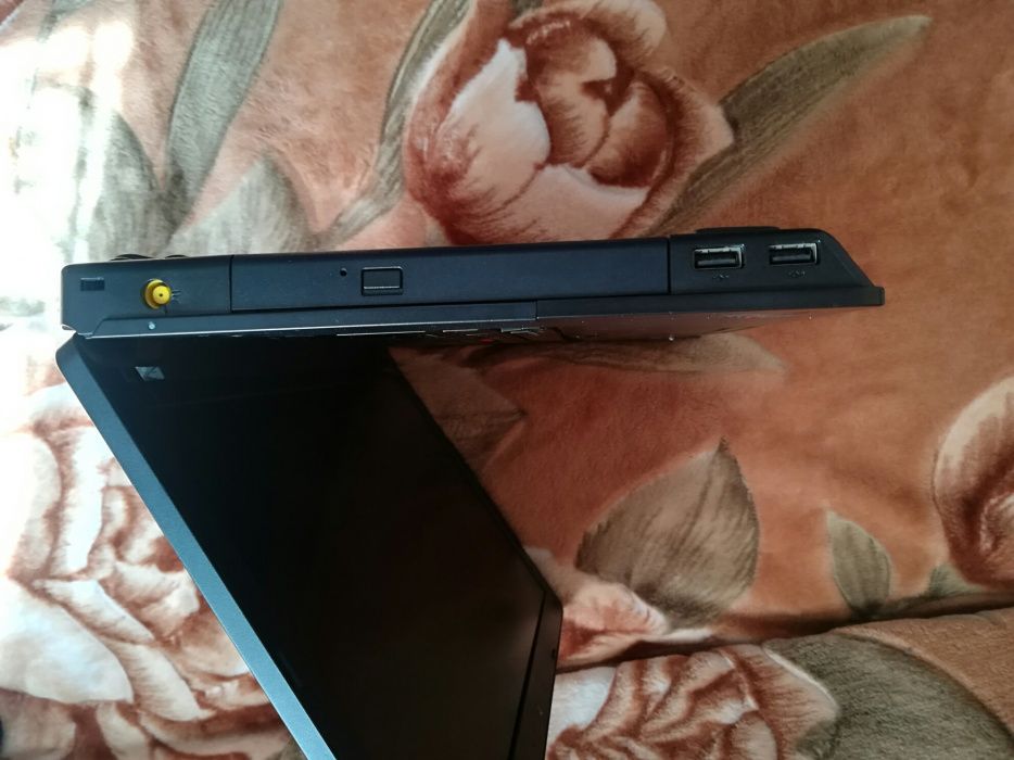 Lenovo ThinkPad Edge intel core i3