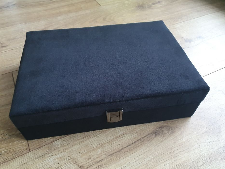 Szkatułka / Kuferek na biżuterię