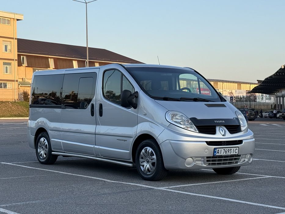 Бус Renault Trafic 2013 Оригінальний пасажир, Довга база, обмін