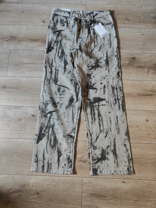 Розпродаж широкі джинси Bershka
