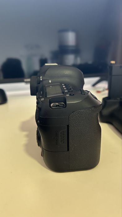 Canon 6d mark 2 + Grip de bateria original