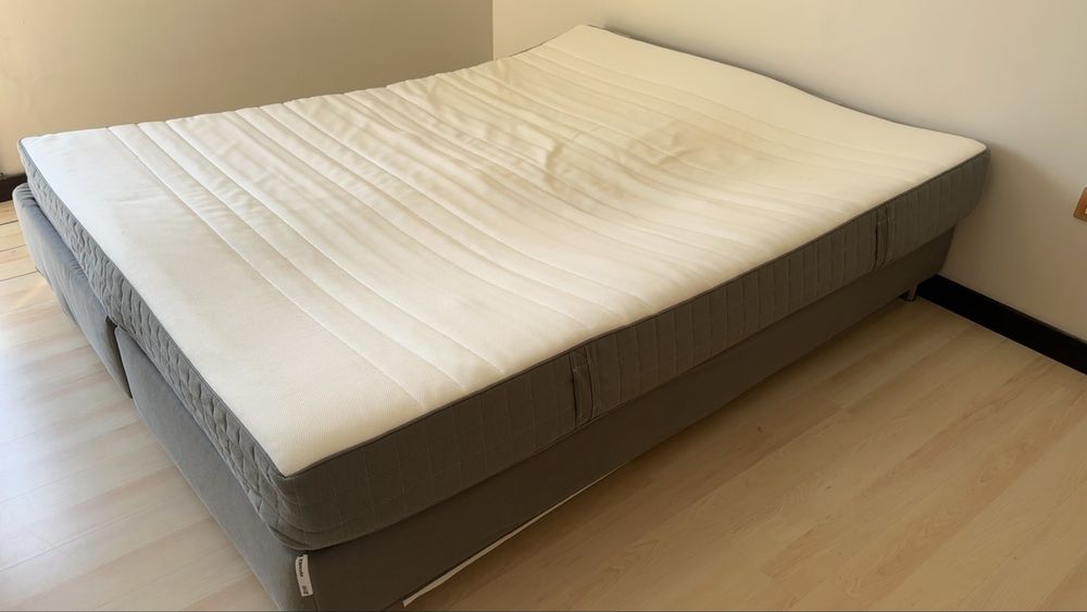 Cama casal 160 x 200 (colchao + estrado/sommier)